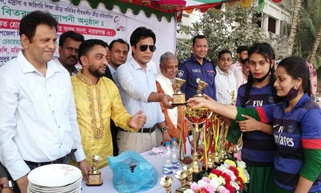 বাংলাদেশ জাতীয় স্কুল, মাদ্রাসা ও কারিগরি শিক্ষা ক্রীড়া সমিতির পুরষ্কার বিতরণ