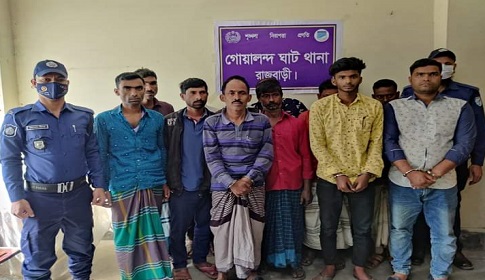 দৌলতদিয়া যৌনপল্লী থেকে ১০ জুয়াড়ি আটক 
