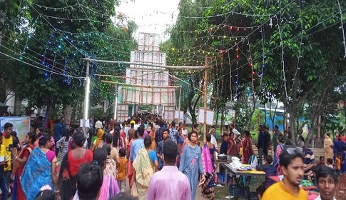 হাজারো মানুষের পদচারণে মুখর শ্রীধাম শ্রীঅঙ্গন