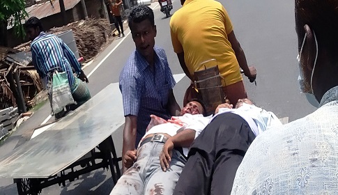 কেশবপুরে সড়ক দুর্ঘটনায় আহত ২