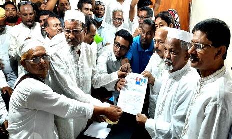 বেলকুচি উপজেলা আ.লীগের সভাপতি পদে মমিন মন্ডল এমপির মনোনয়নপত্র জমা