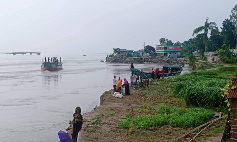 যমুনায় পানি বৃদ্ধি অব্যাহত, বেড়েছে ভাঙনের তীব্রতা