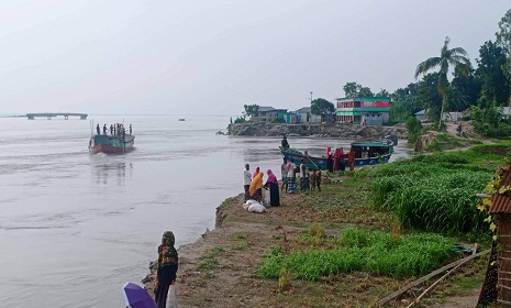 যমুনায় পানি বৃদ্ধি অব্যাহত, বেড়েছে ভাঙনের তীব্রতা