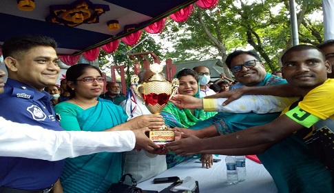 কেন্দুয়ায় বঙ্গবন্ধু জাতীয় ফুটবল টুর্ণামেন্টে পৌরসভা একাদশ চ্যাম্পিয়ন