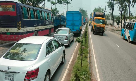 ঢাকা-চট্টগ্রাম মহাসড়কে ১৫ কিলোমিটার জুড়ে যানজট