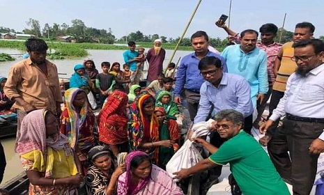 গাইবান্ধায় পানি বন্দি মানুষের সংখ্যা বাড়ছে