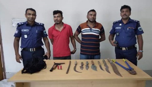 পাবনায় আগ্নেয়াস্ত্র ও দেশী অস্ত্রসহ ২ ডাকাত আটক