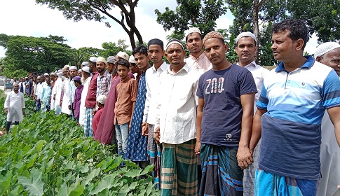 সুবর্ণচরে সরকারি পুকুর জবরদখলের প্রতিবাদে মানববন্ধন প্রতিবাদ সমাবেশ