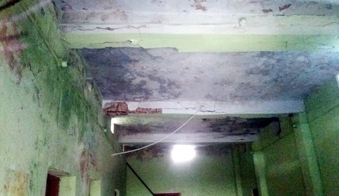 জরাজীর্ন ভবনে চলছে গোনা ইউনিয়নের কার্যক্রম, আয়বর্ধক বিকল্প স্থাপনা নির্মাণের দাবি