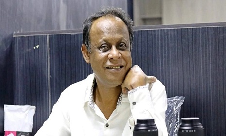 মায়ের কবরের পাশে চিরনিদ্রায় শায়িত অমিত হাবিব