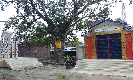 সাঁথিয়ায় প্রধান শিক্ষকের বিরুদ্ধে মন্দিরের প্রাচীর নির্মাণে বাধা প্রদানের অভিযোগ