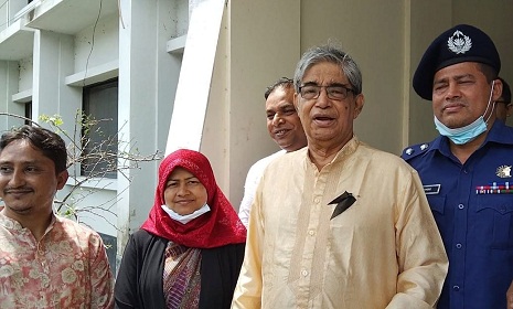 ডাকঘর ডিজিটাল হচ্ছে এবং প্রযুক্তির সাথে খাপ খাইয়ে চলছে