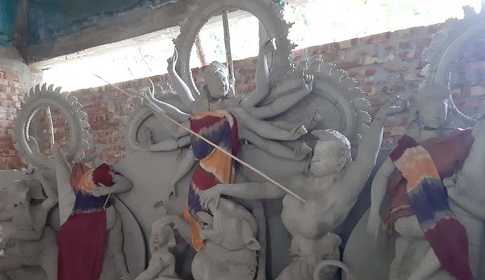 সাতক্ষীরার তালায় দুর্গা প্রতিমা ভাংচুর