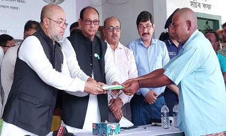 ‘মানুষের বিপদ নিয়ে রাজনীতি করবেন না’