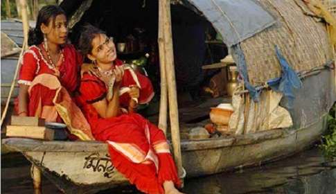 প্রধানমন্ত্রীর বদৌলতে বরিশালের ভাসমান ৩৪ বেদে পরিবার পাচ্ছে স্থায়ী ঠিকানা