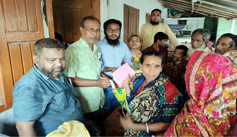 টিসিবিতে স্বস্তি ফিরেছে নওগাঁর নিম্ন আয়ের মানুষের