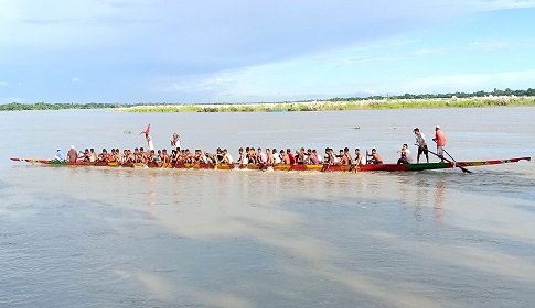 মহম্মদপুরে শতবর্ষী নৌকা বাইচ ও গ্রামীণ মেলা অনুষ্ঠিত 