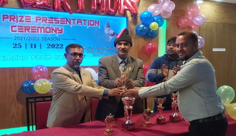 কবুতর দৌঁড় প্রতিযোগিতায় বিজয়ীদের পুরস্কার বিতরণ