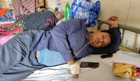 হামলার ভয়ে মামলা করেও হামলার শিকার যুবক!