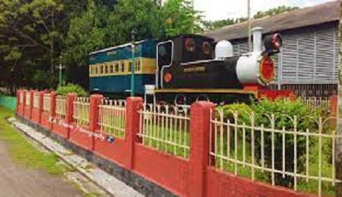 প্রতারণা করে চতুর্থ শ্রেণীর কর্মচারীর পদোন্নতি
