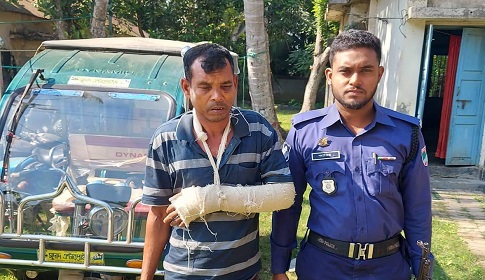 মহম্মদপুরে ইজিবাইক উদ্ধার, চোর আটক