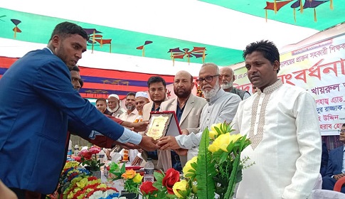 জমকালো আয়োজনে শিক্ষক সাহাব উদ্দিনের বিদায় সংবর্ধনা