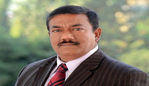 বিলাসী জীবনের প্রলোভন মাড়িয়ে সততার প্রতীকে পরিনত কবির বিন আনোয়ার