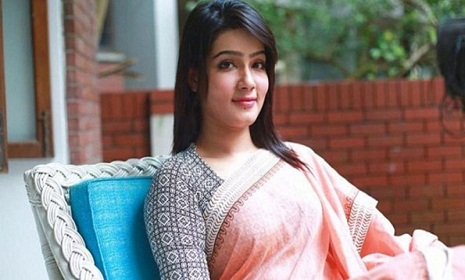 পুত্র সন্তানের মা হলেন চিত্রনায়িকা মাহি