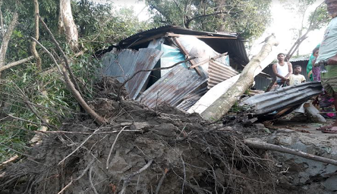 টাঙ্গাইলে কালবৈশাখীর তাণ্ডবে ঘরবাড়ি বিধ্বস্ত, এক নারী নিহত
