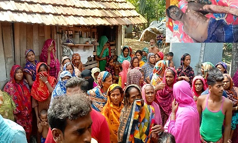 কলারোয়ায় ভগ্নিপতির ছোঁড়া পেট্রোলের আগুনে ঘুমন্ত শ্যালকসহ অগ্নিদগ্ধ ৩, আটক ১