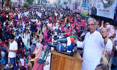 ‘গণতন্ত্র লাইফ সাপোর্টে’