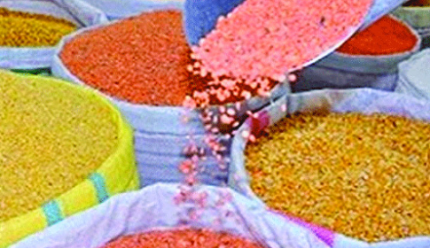 ডালের দাম কেজিতে বেড়েছে ১০ থেকে ১৫ টাকা