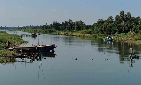 শুকনো মৌসুমের কাজ বর্ষা মৌসুমে, লক্ষ লক্ষ টাকার বালু বিক্রি