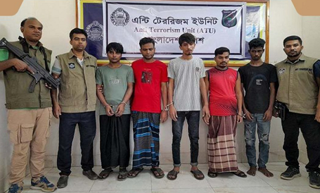 ডেবিট-ক্রেডিট কার্ড প্রতারণা চক্রের ৫ সদস্য আটক