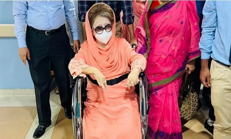 খালেদার শারীরিক অবস্থার অবনতি, সিসিইউতে স্থানান্তর
