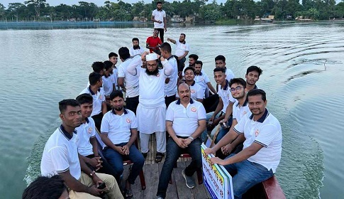 নগরকান্দায় সচেতনতামূলক নৌ শোভাযাত্রা