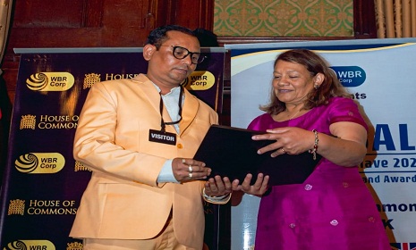 ভারতের ঝাড়খণ্ডের প্রখ্যাত সমাজকর্মী লুৎফল হকের বিলেত জয়