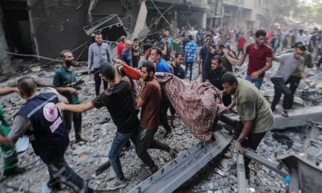 নুসেইরাত শরণার্থী শিবিরে ইসরায়েলি হামলায় নিহত ১৭