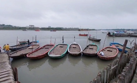 বাগেরহাটে দিনভর গুড়িগুড়ি বৃষ্টি, ভোগান্তিতে খেটে খাওয়া মানুষ
