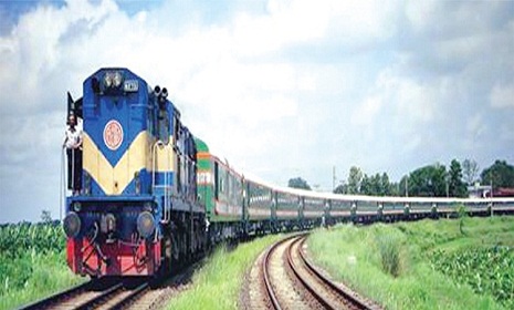 পাঁচ ঘণ্টা পর ঢাকার সঙ্গে সারাদেশের ট্রেন চলাচল স্বাভাবিক