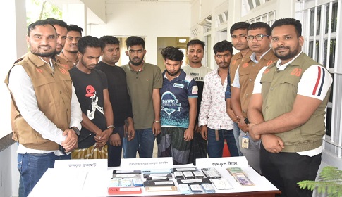 মৌলভীবাজারে ৬ বিকাশ প্রতারক আটক