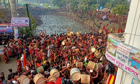 হরি চাঁদ ও মতুয়া সম্প্রদায়ের ওড়াকান্দি মহাবারুনী, লাখো ভক্তে মুখরিত ওড়াকান্দি পূর্ণ স্নান