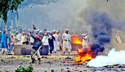 ৫ মে দিনটিকে কেন ভুলে যেতে চায় হেফাজত