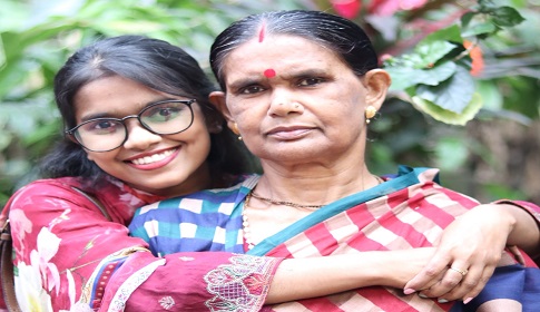 তারুণ্যের ভাবনায় ‘মা’
