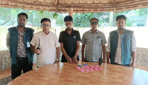 রাণীশংকৈলে মাদক ব্যবসায়ী আটক