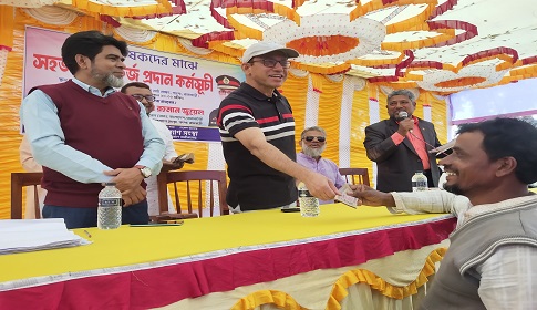 ‘গরীবরা কারও টাকা মেরে খায় না’