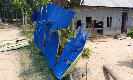 সালথায় দুই দলের সংঘর্ষে বাড়িঘর ভাচুর, আহত ১৫