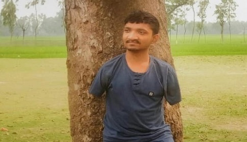 পা দিয়ে লিখে হাবিপ্রবির ‘বি’ ইউনিটে ১৯২তম মানিক রহমান
