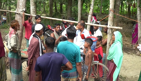 পাংশায় ট্রাক চাপায় ভ্যান চালকের মৃত্যু