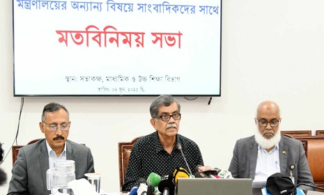 ‘যত কষ্টই হোক পাঠ্যবই নির্ভুল করার সিদ্ধান্ত নিয়েছি’